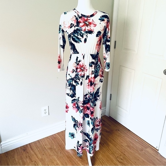 Beautiful Classic Rose Bohemian Maxi Dress White Size Medium - Picture 6 of 7